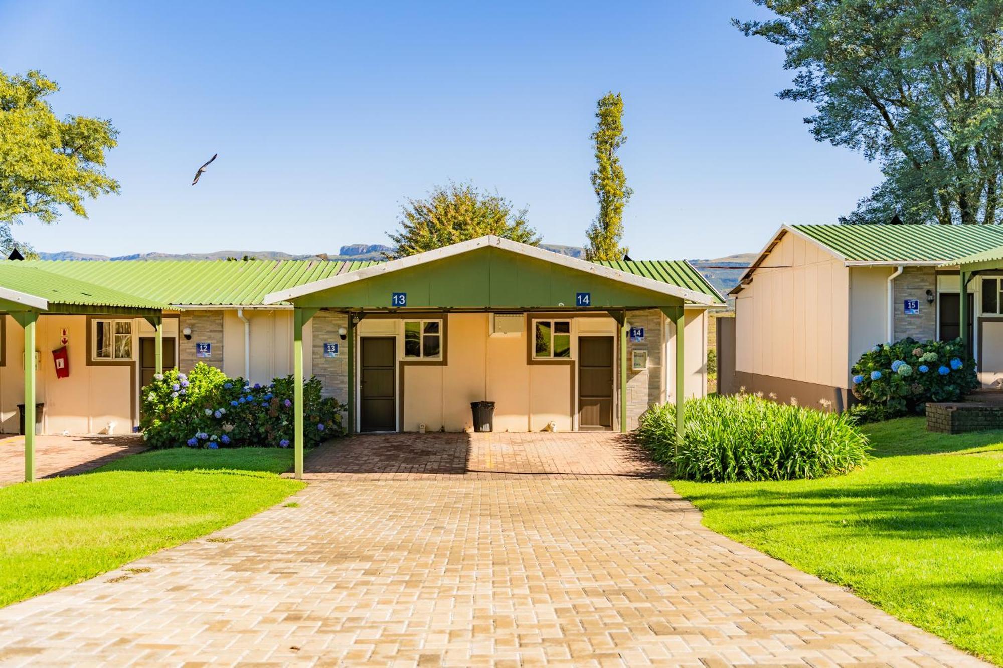 Atkv Drakensville Langkloof ภายนอก รูปภาพ